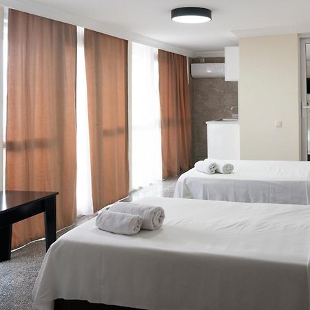 Hotel Carleone Batumi Exterior photo