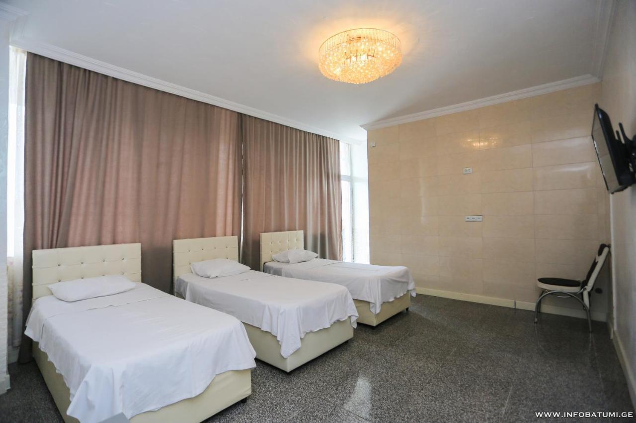 Hotel Carleone Batumi Exterior photo