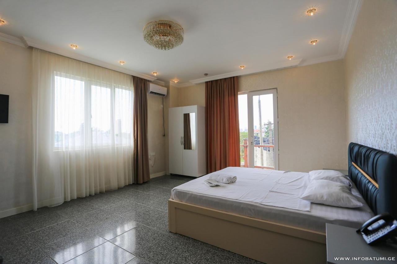 Hotel Carleone Batumi Exterior photo
