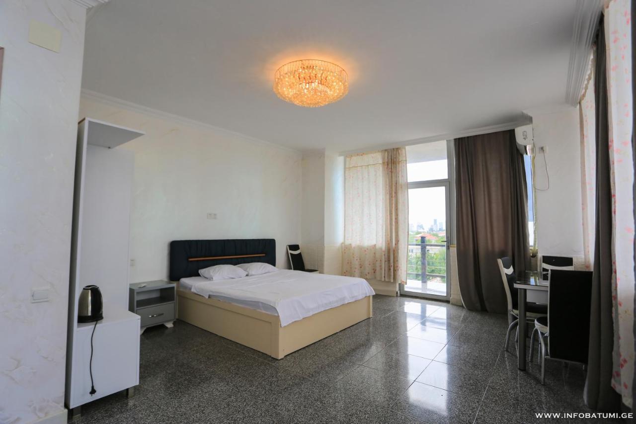 Hotel Carleone Batumi Exterior photo