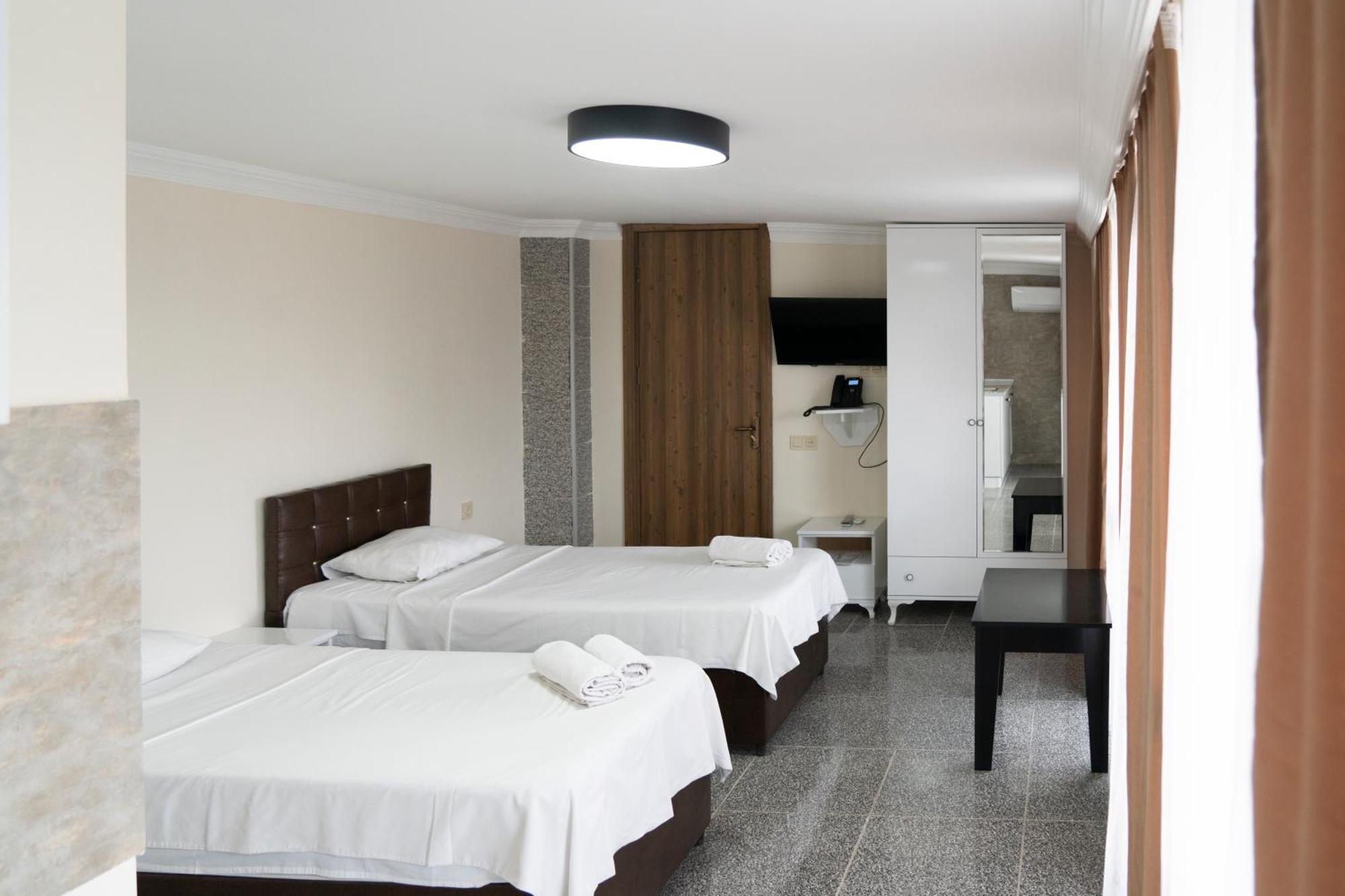 Hotel Carleone Batumi Exterior photo