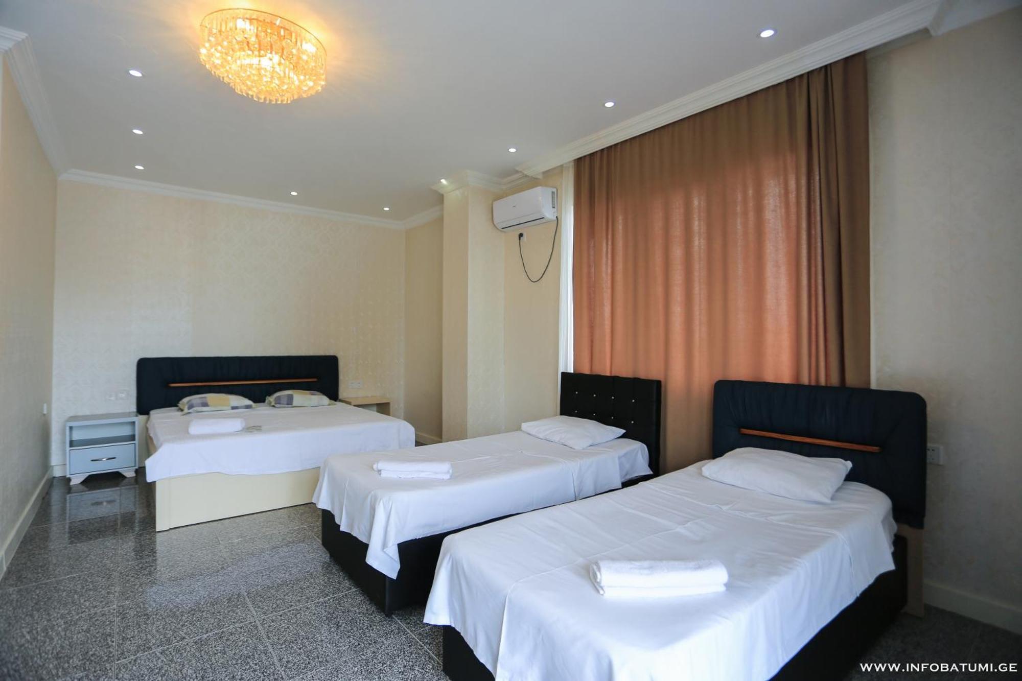 Hotel Carleone Batumi Exterior photo