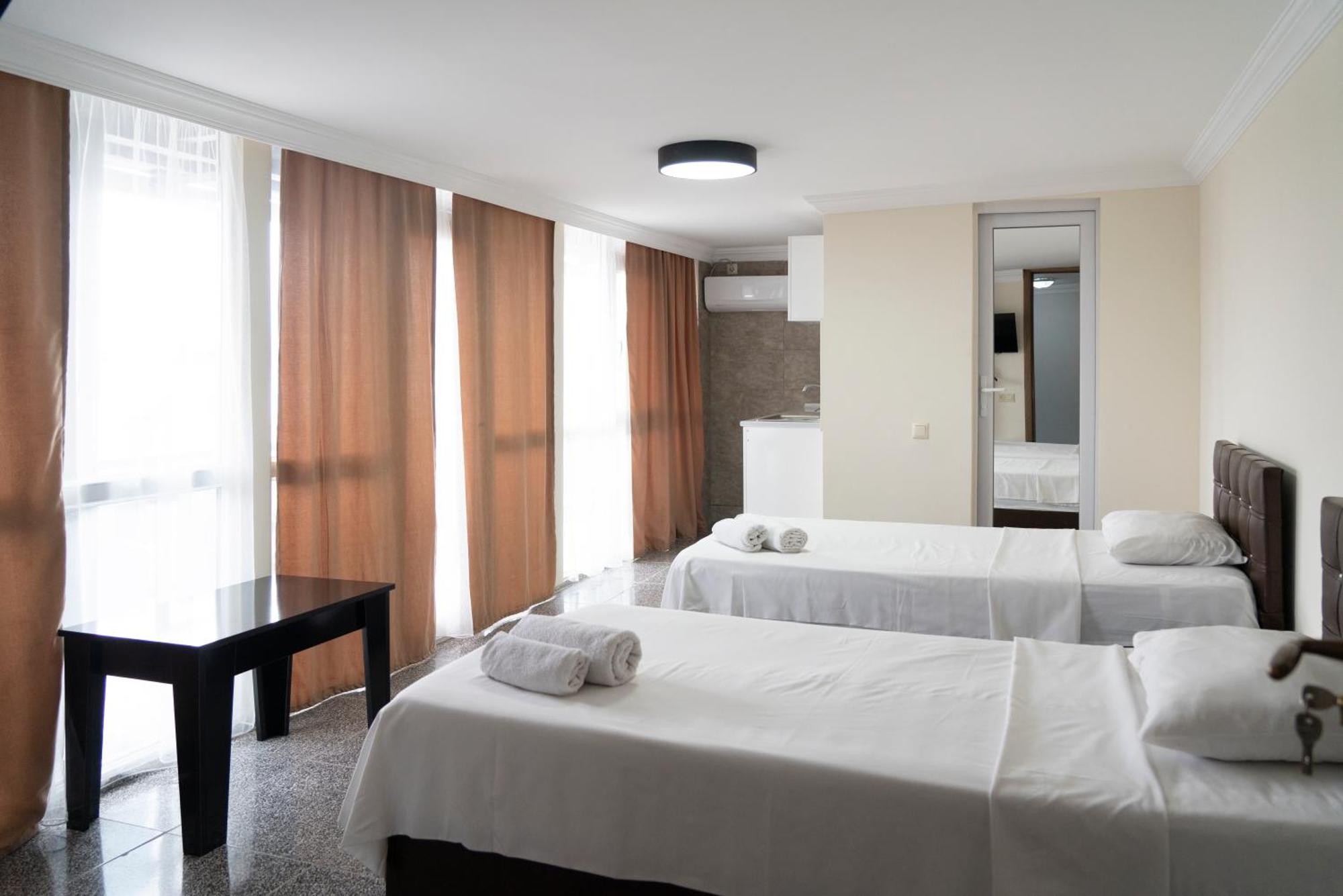 Hotel Carleone Batumi Exterior photo