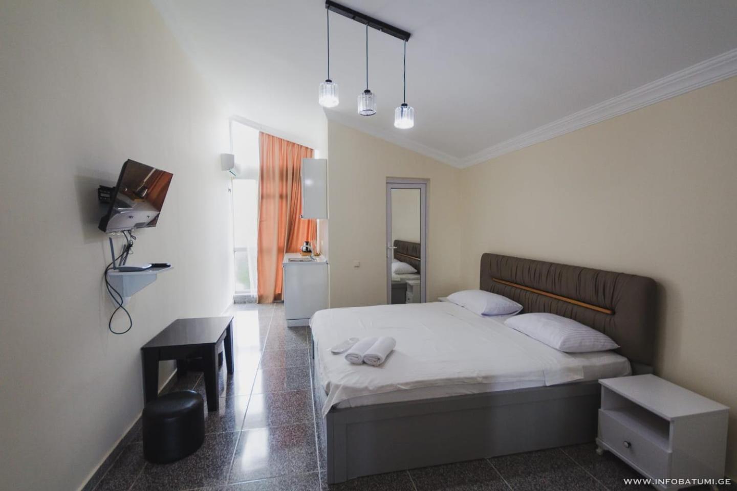Hotel Carleone Batumi Exterior photo